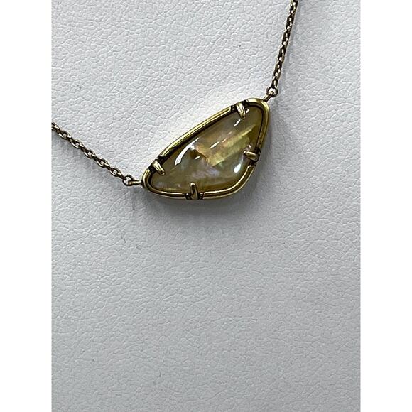 Kendra Scott Margot Vintage Gold Chain And Pendant in White Abalone Necklace - Picture 3 of 16